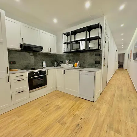 Seaview Escape - Families, Couples&digital Nomads Apartamento